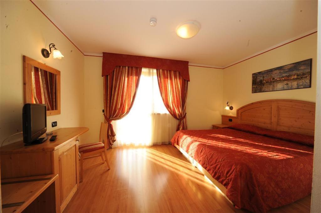 Hotel Canada Pinzolo Zimmer foto